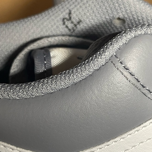 Air Jordan 1 Low GS 'Vintage Grey' 553560-053 7Y Women's Size 8.5 - Picture 7 of 7